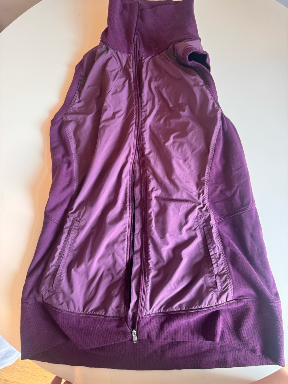Lululemon lightweight maroon vest - Picture 4 of 7